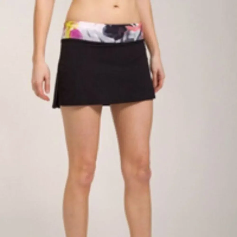 RARE Lululemon Speed Skirt Unicorn Tears/Black Size 4